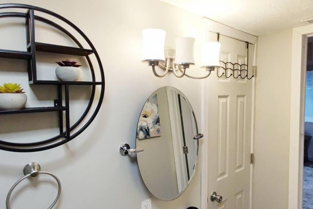 Spacious Close To Downtown Indy/ King Bed *