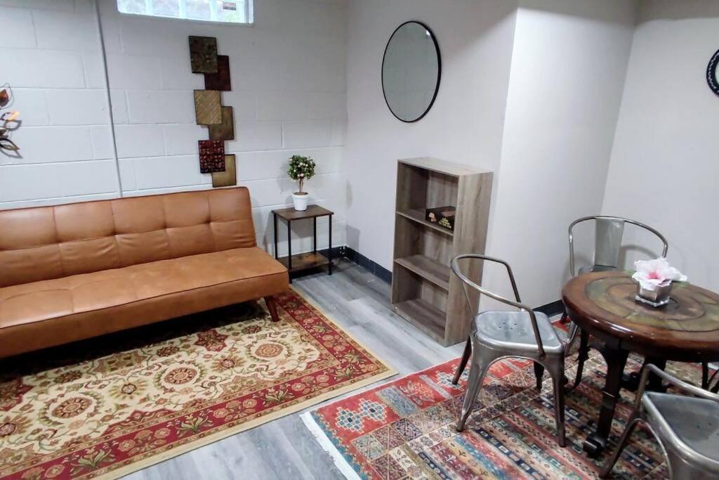 Apartment Spacious Close To Downtown Indy/ King Bed